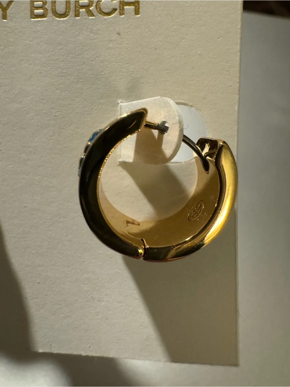 Tory Burch New Kira Color Logo Huggie Hoop Earrings - Picture 5 of 7